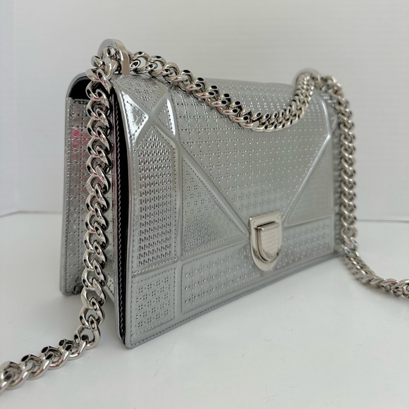 Christian Dior Diorama Silver Flap Shoulder Bag - Picture 2 of 16